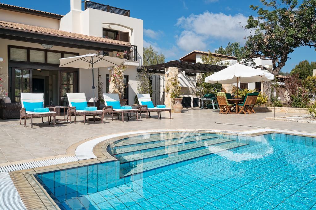 Villa 3 Bedroom Anassa With Private Pool And Gardens, Aphrodite Hills